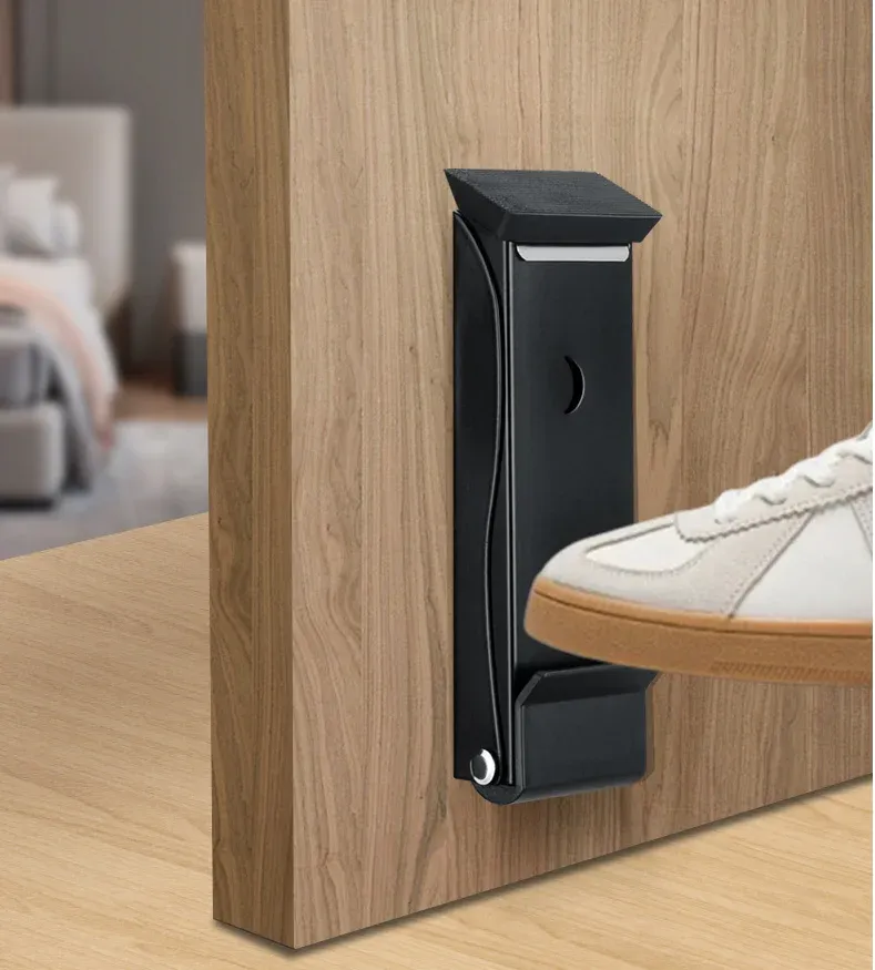 Détail de la butée de porte métallique
