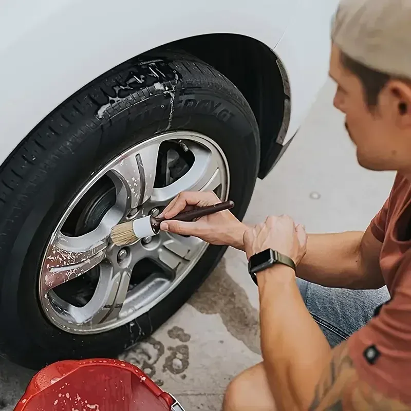 Brosses de détail pour l'intérieur et l'extérieur de la voiture