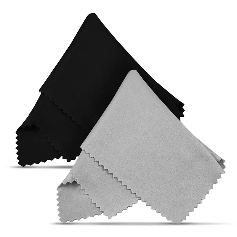 Nettoyage de lunettes avec la microfibre