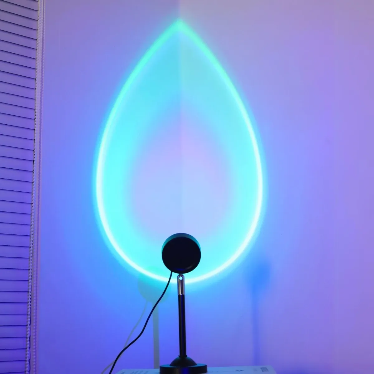 Lampe de projection au design épuré