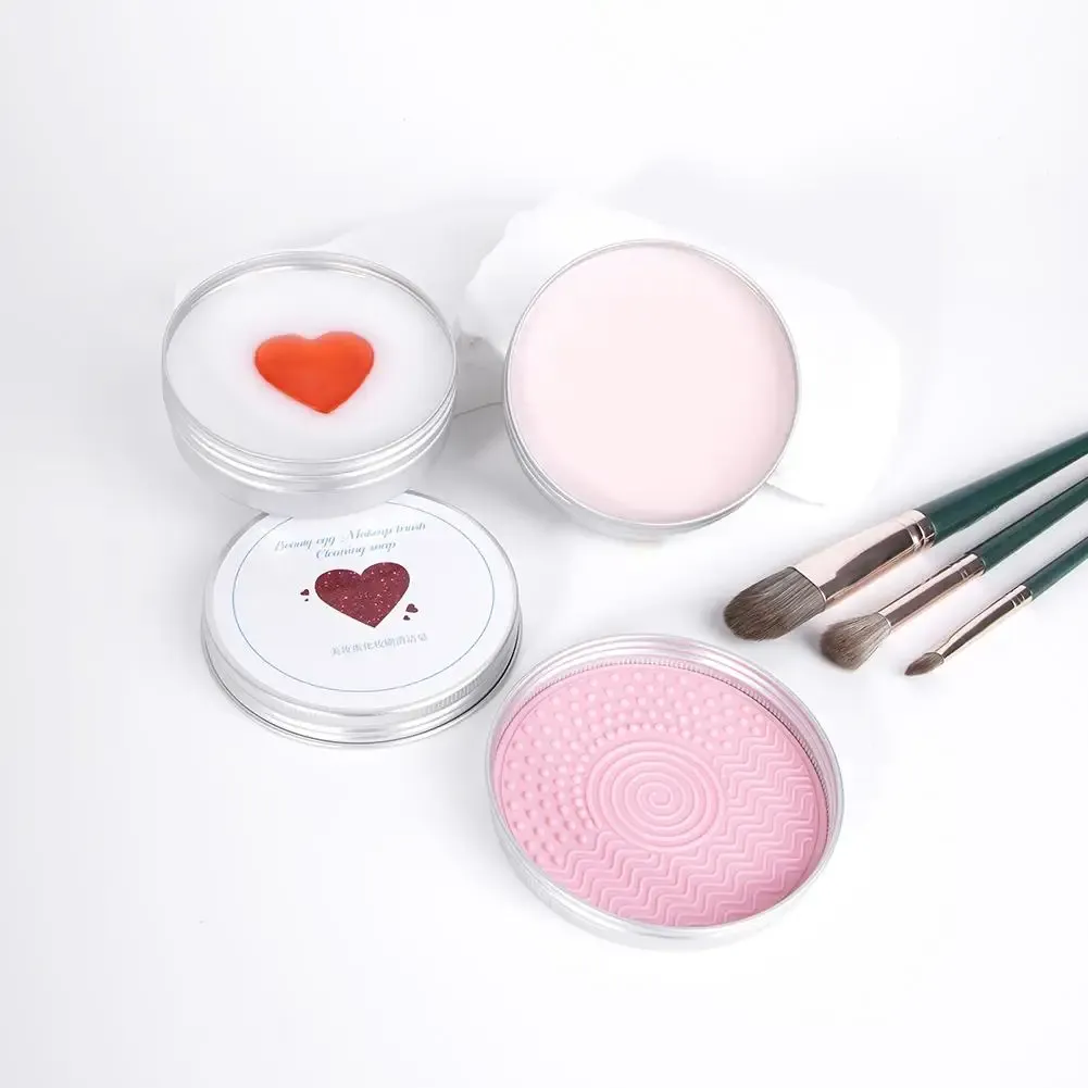 Savon nettoyant pour pinceaux de maquillage, détail