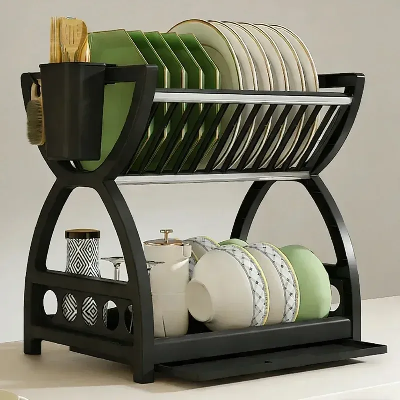 Égouttoir à vaisselle à 2 niveaux installé sur un plan de travail de cuisine