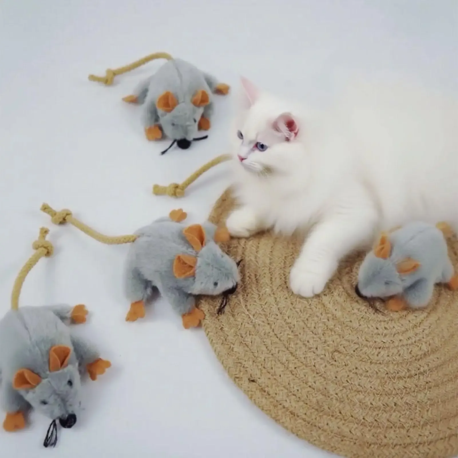 Jouet souris en peluche réaliste pour chat avec queue mobile et son 2