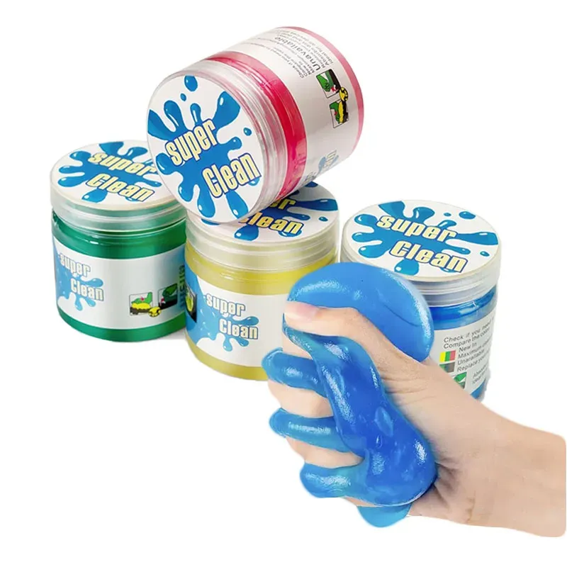 Gel nettoyant pour voiture en situation d'utilisation