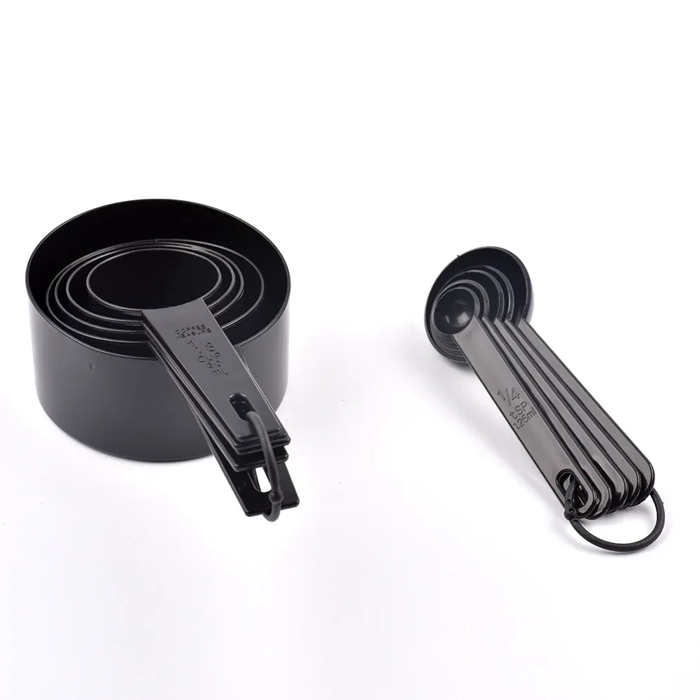 Ensemble d'ustensiles de cuisine avec tasse et cuillère doseuses 4