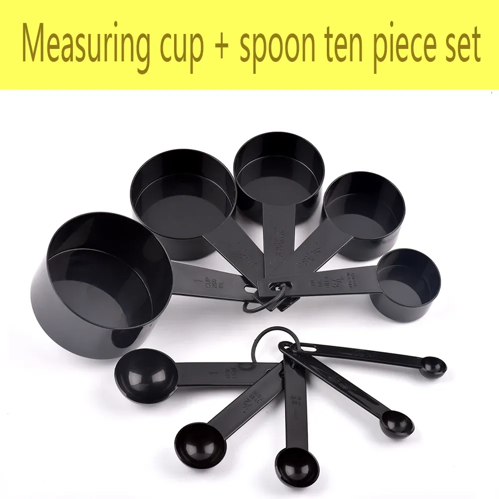 Ensemble d'ustensiles de cuisine avec tasse et cuillère doseuses 7
