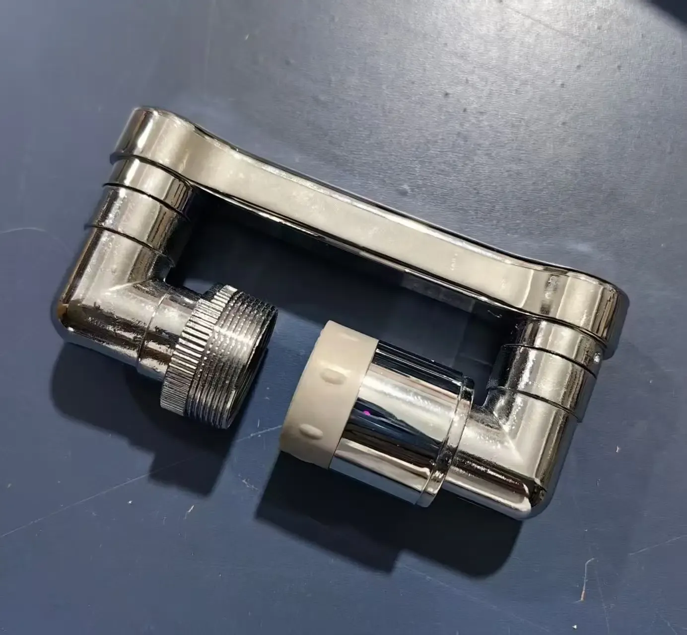 Prolongateur de robinet pivotant en acier inoxydable, vue d'ensemble