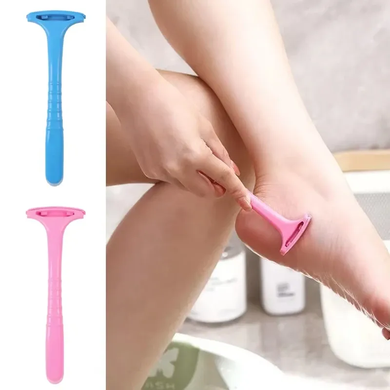 Râpe à callosités pour talons avec manche, éliminateur de peaux mortes en plastique portable