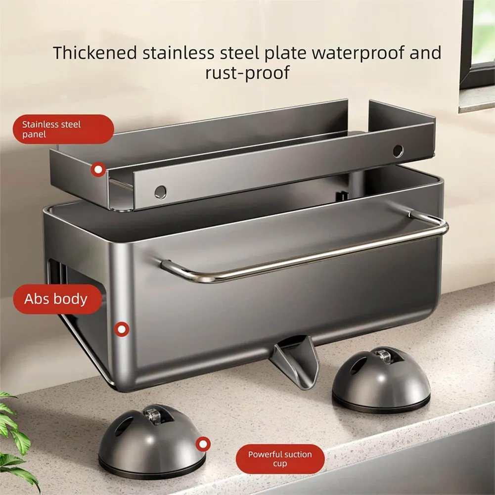 Accessoires de cuisine rangés sur le porte-éponge