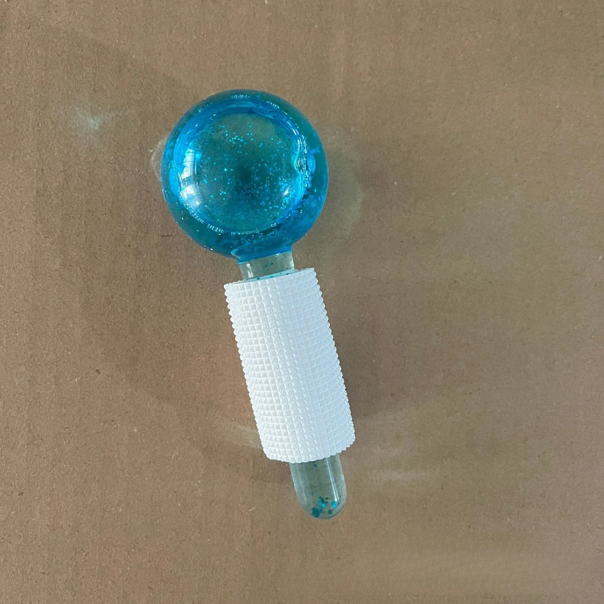 Rouleau à glace pour le visage apaisant – Masseur facial pour soins de la peau, 1 pièce 7