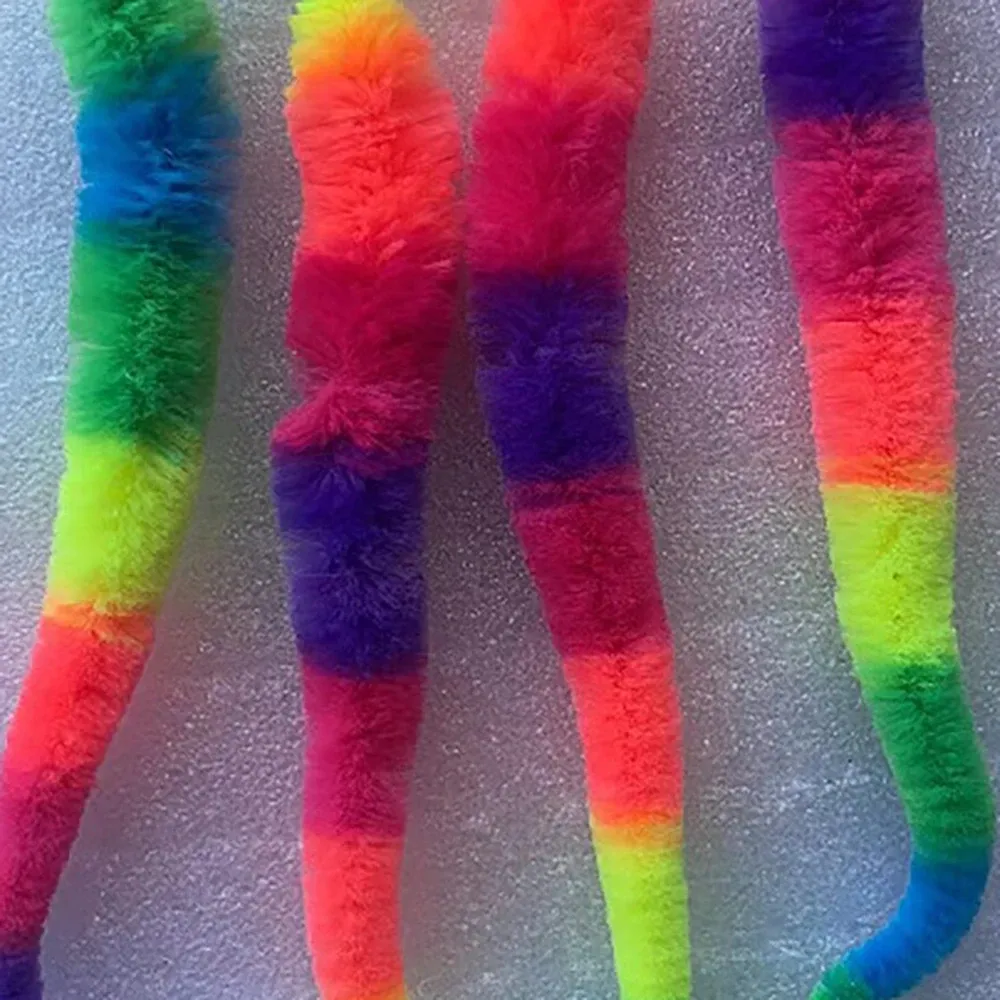 Jouet interactif pour chat en forme de cornichon avec boule rebondissante colorée 4