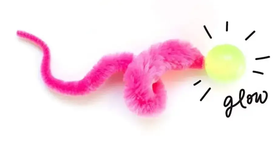 Jouet interactif pour chat, en action