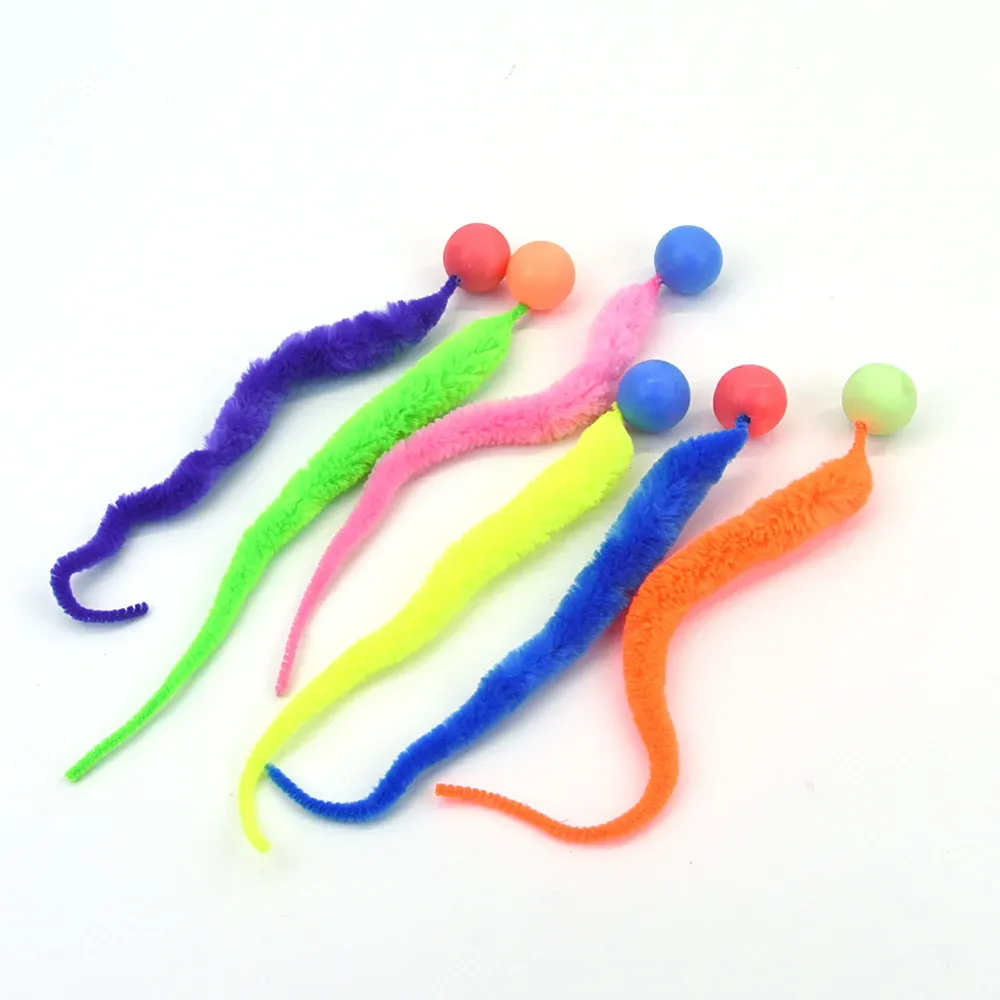 Jouet interactif pour chat en forme de cornichon avec boule rebondissante colorée 7