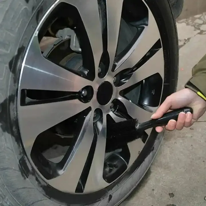 Brosse de nettoyage de roues de voiture, détail