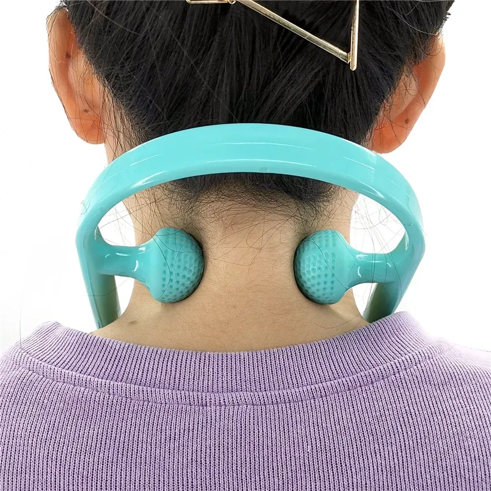Massage des épaules avec l'outil