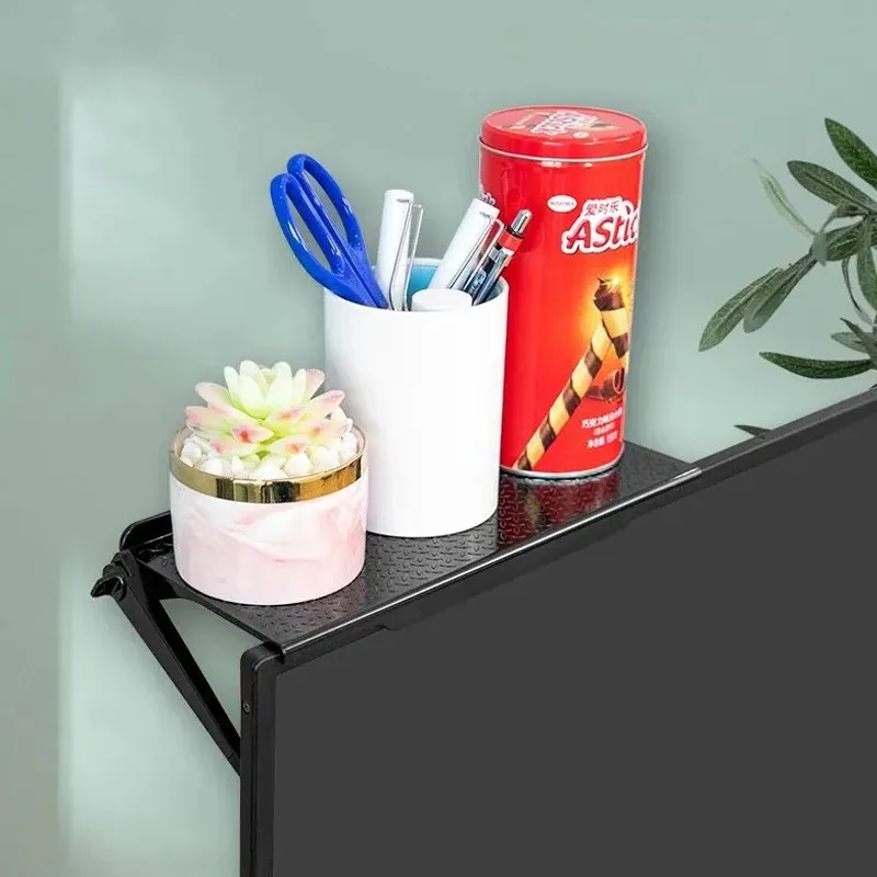 Étagère supérieure pour écran, détail des pieds en silicone