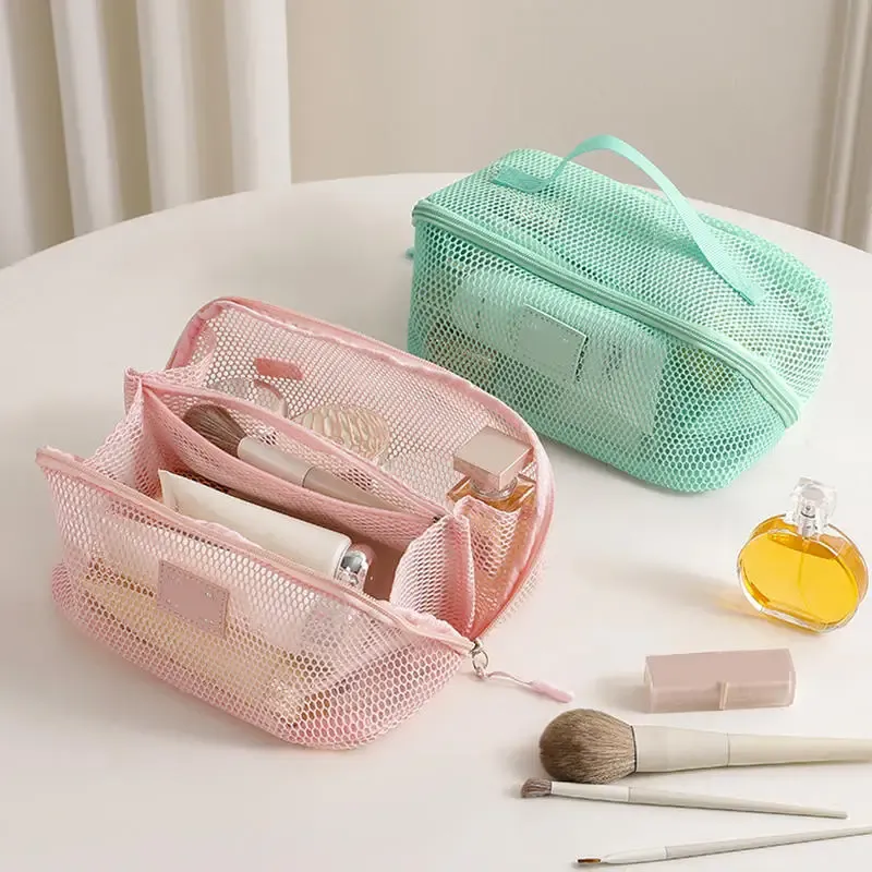 Intérieur organisé de la trousse