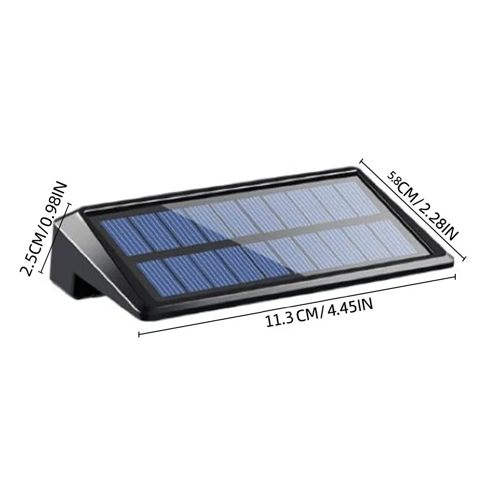 Applique murale solaire installée