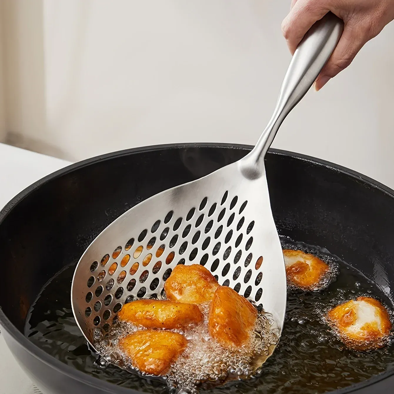 Grande écumoire en acier inoxydable pour la friture et la cuisine, ustensile de cuisine (1 pièce) 7