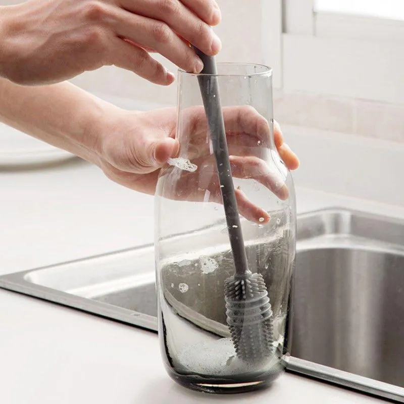 Brosse de nettoyage utilisée dans une cuisine