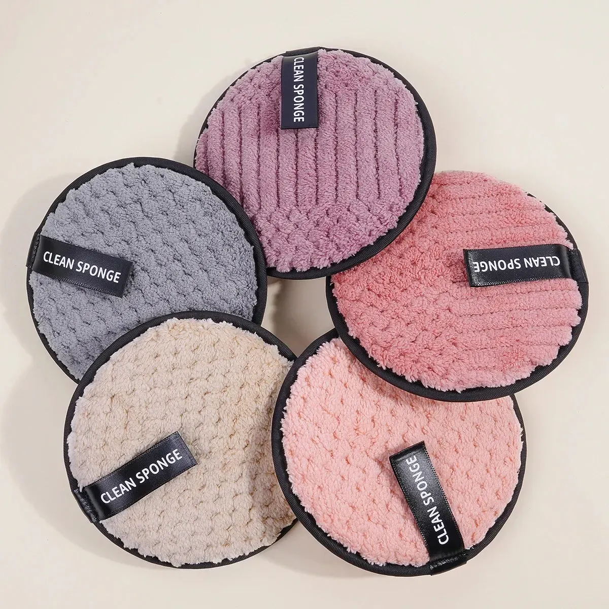 Détail de l'ensemble de démaquillage
