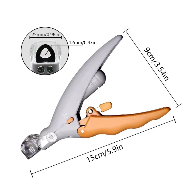 Coupe-ongles LED en situation d'utilisation