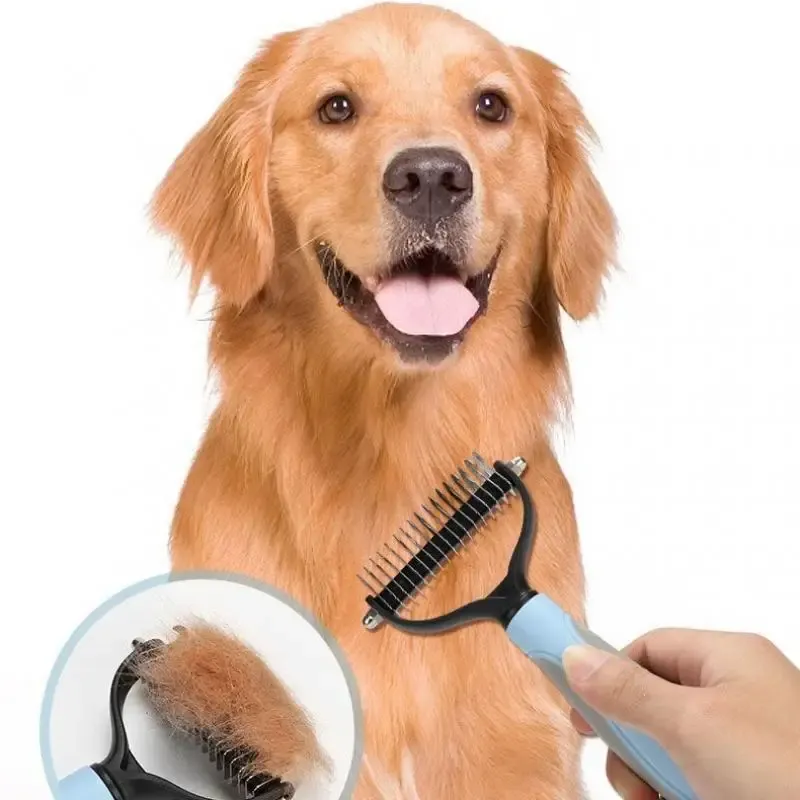 Peigne de toilettage pour chien et chat en action