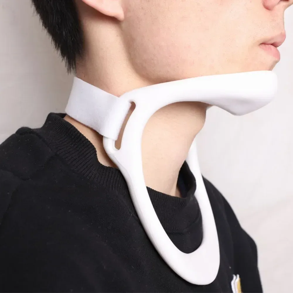 Correcteur de posture cervical porté au quotidien
