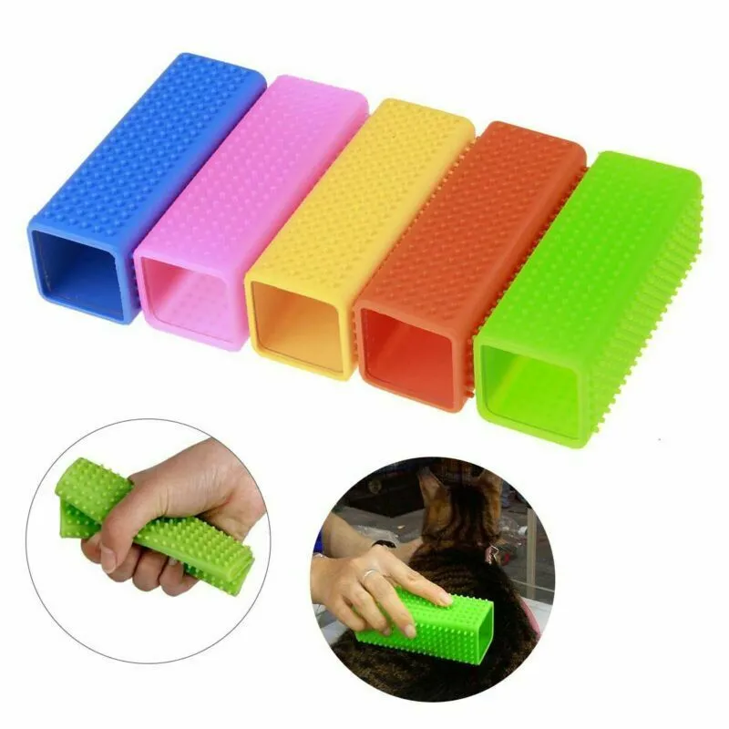 Brosse utilisée sur un canapé