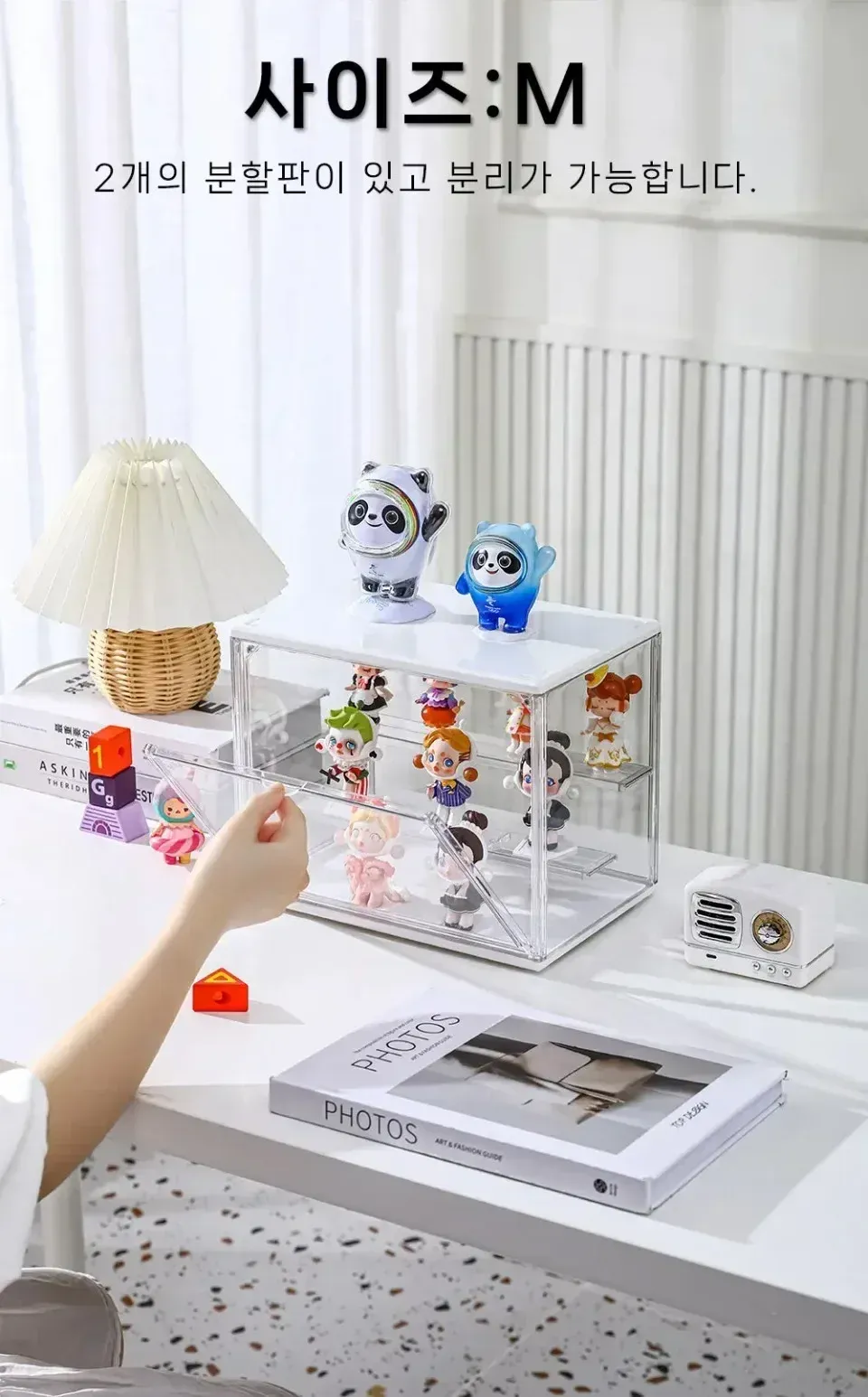 Présentation d'une collection de figurines en acrylique