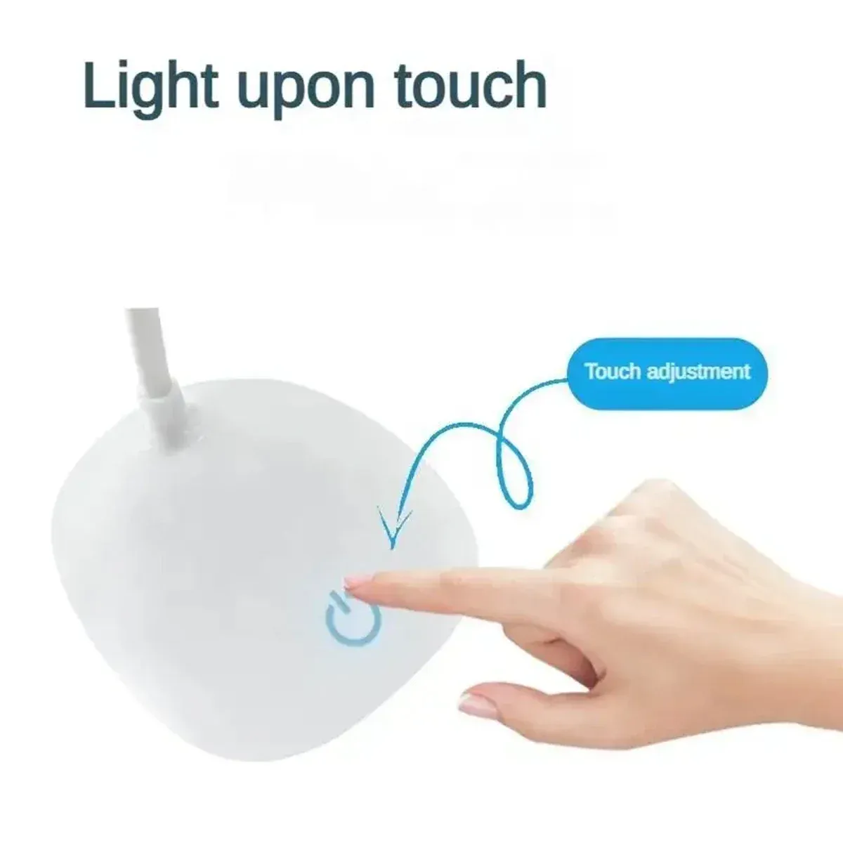 Lampe de bureau LED en ambiance de travail