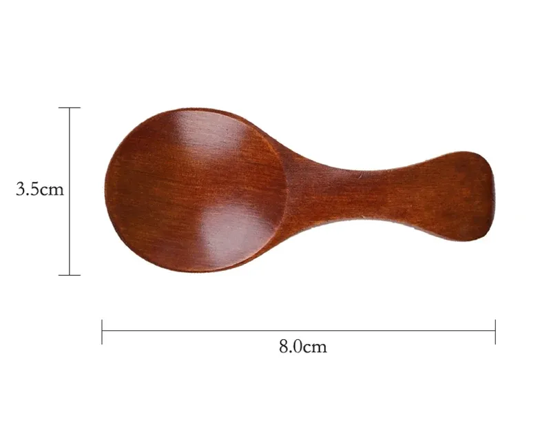 Mini cuillères en bois pour enfants, en situation dans la cuisine