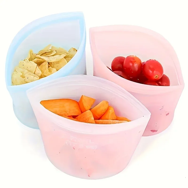 Sacs de rangement remplis d'aliments