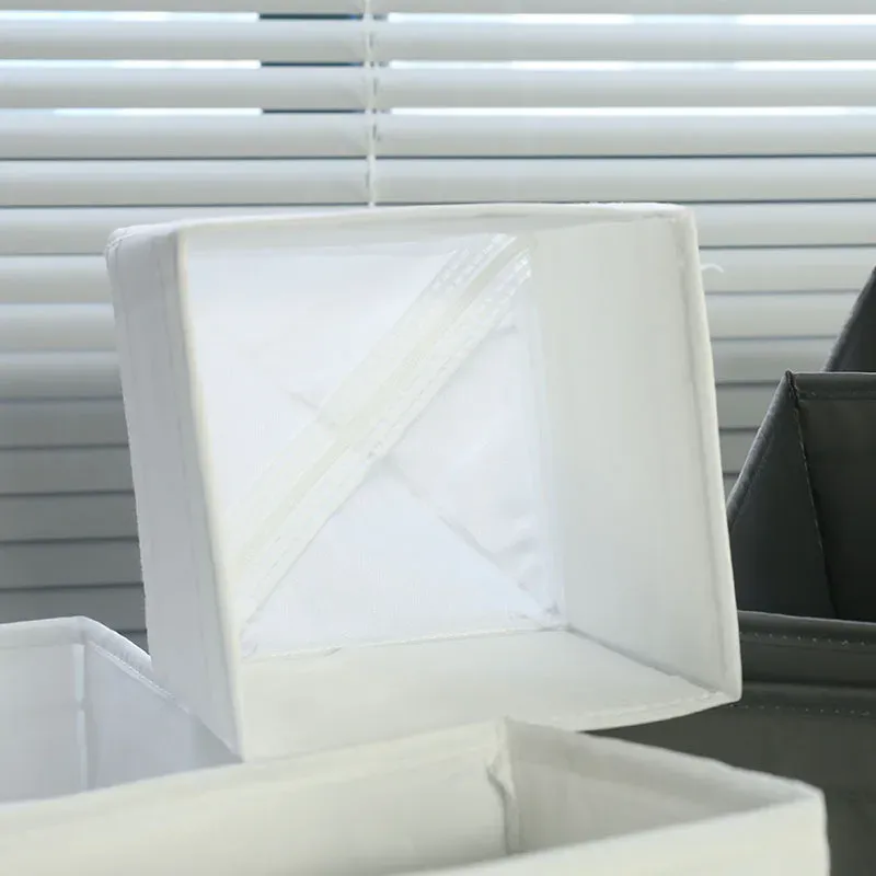 Rangement de vêtements dans un organisateur