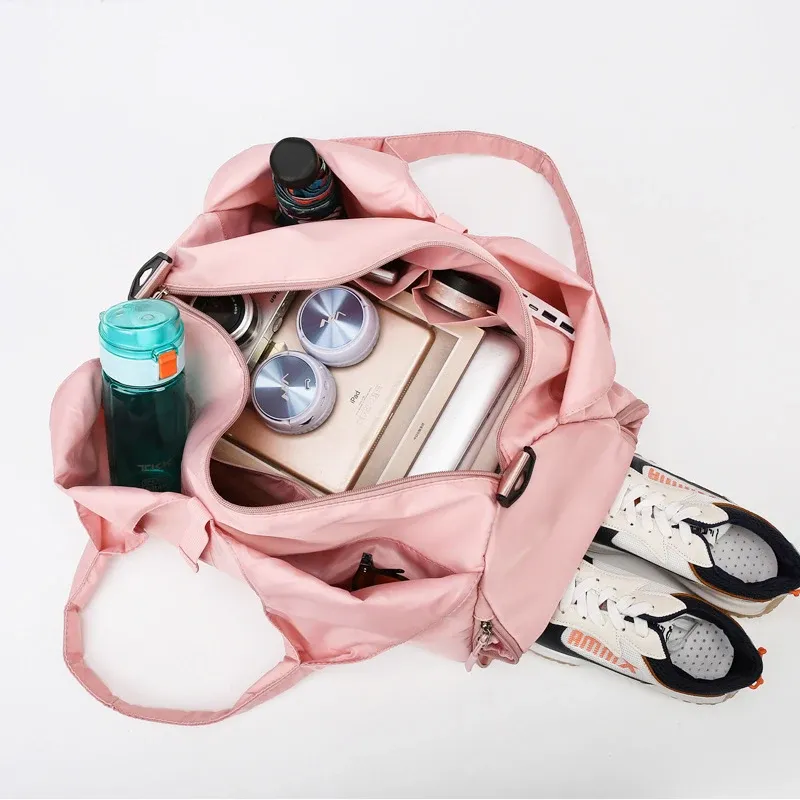 Sac de sport étanche pour femme avec compartiment séparé pour chaussures, idéal pour la natation et les voyages 5