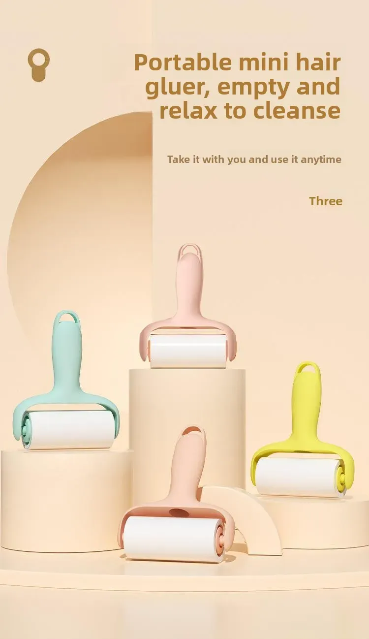 Mini rouleau anti-peluches portable en situation d'utilisation