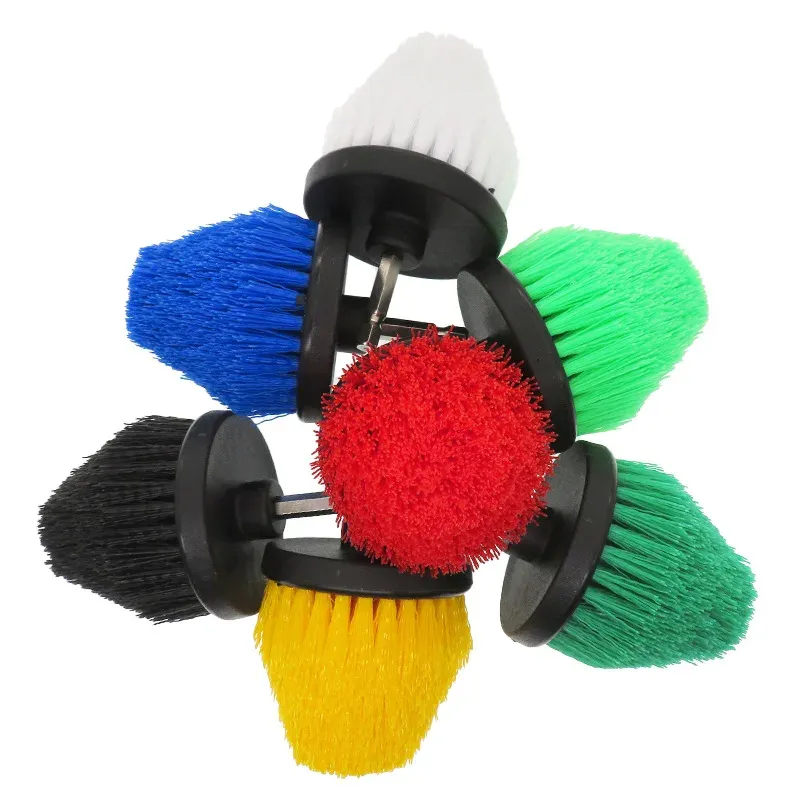 Brosse de nettoyage utilisée sur une jante