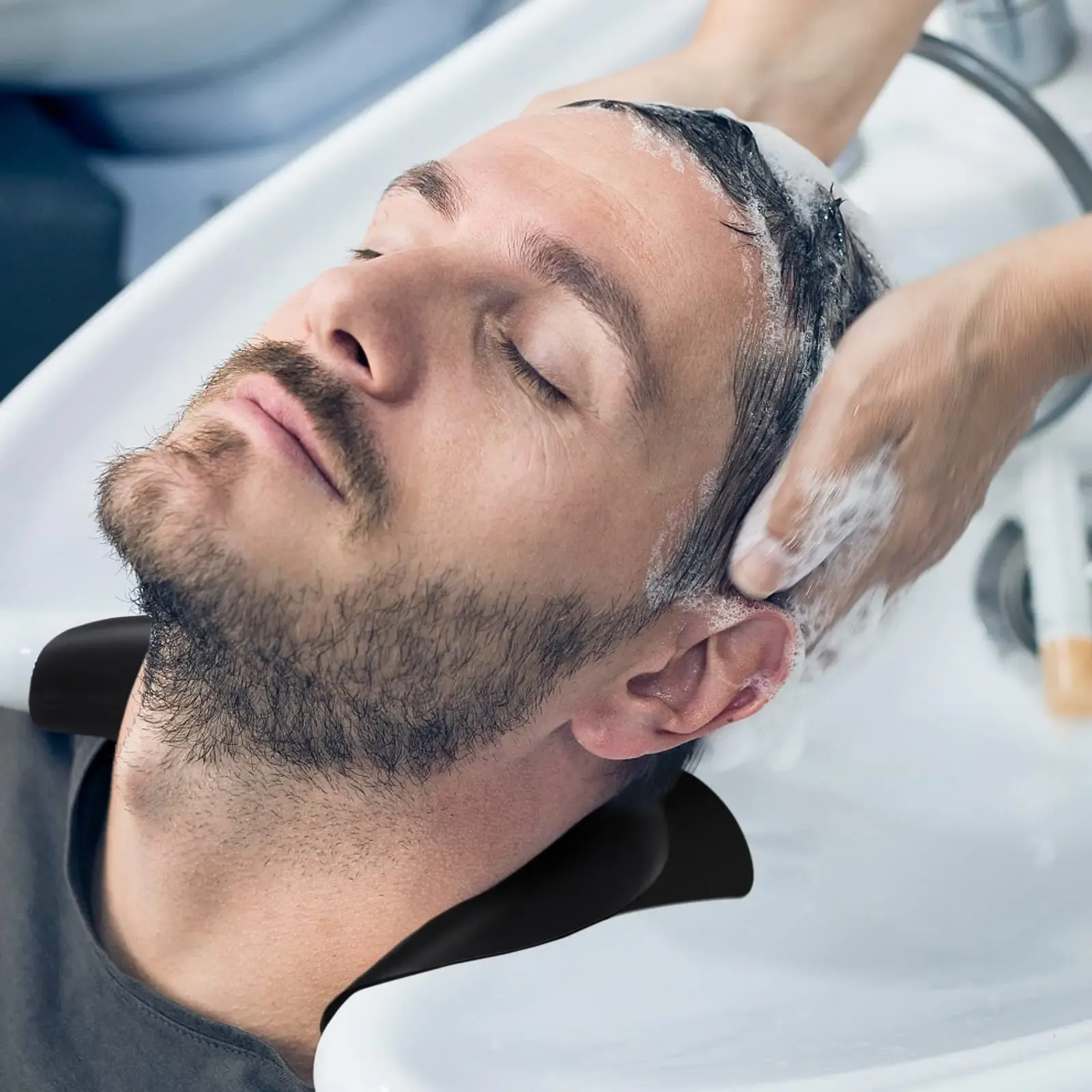 Confort de la nuque pendant le shampoing