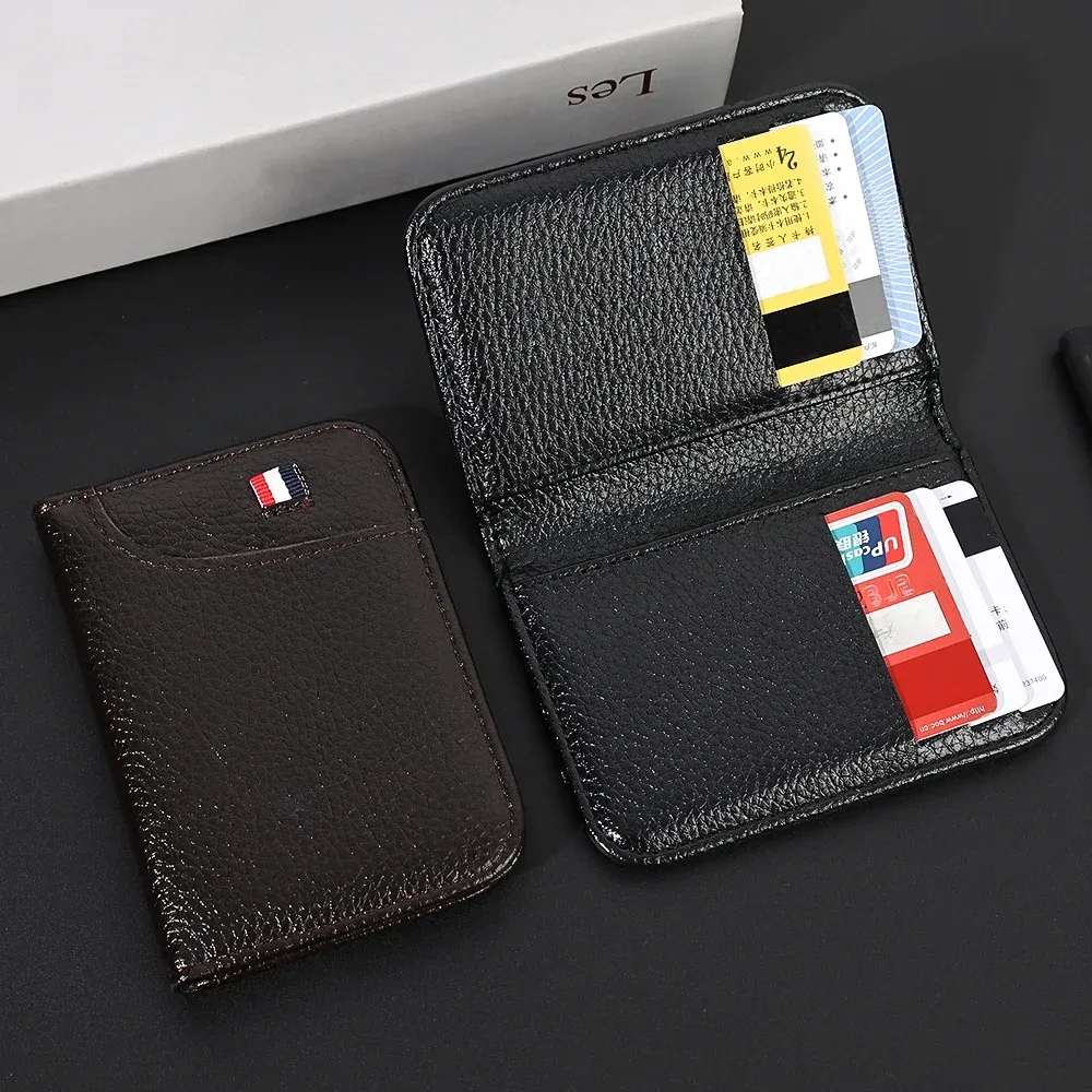 Vue d'ensemble du portefeuille mince en cuir PU