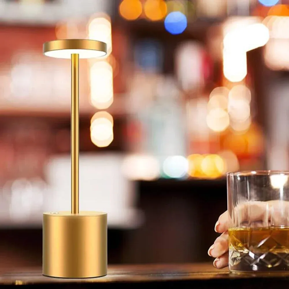 Lampe de table LED dans un restaurant