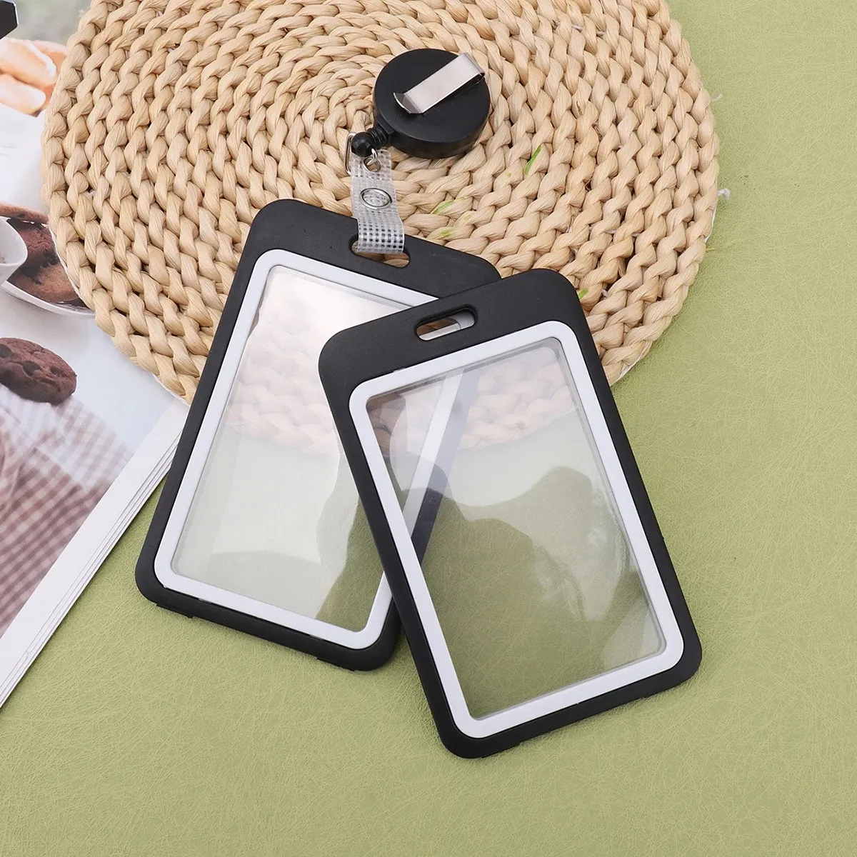 Porte-badge rétractable avec cordon et clip transparent pour badges professionnels 6