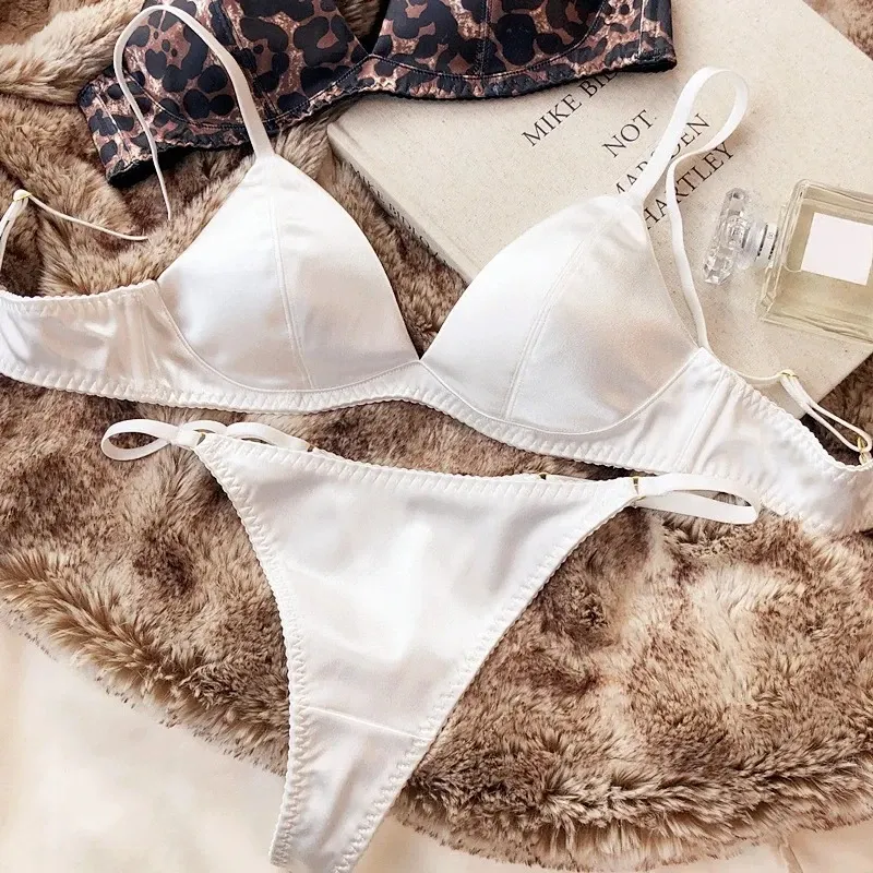 Ensemble de lingerie en soie pour femme : soutien-gorge sans couture sans armatures et culotte assortie, collection été 10