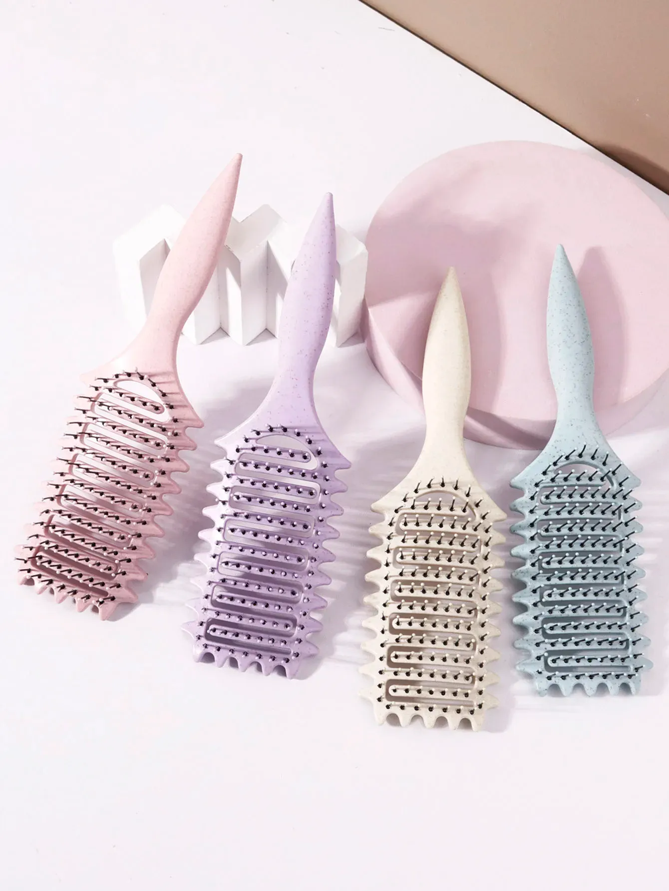 Brosse coiffante pour boucles, en situation