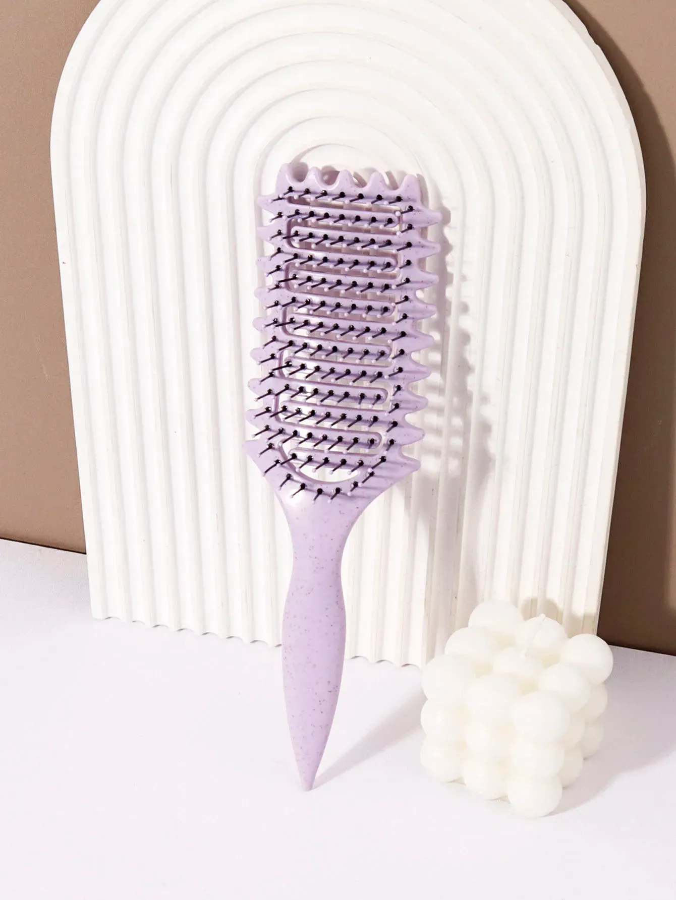 Brosse coiffante pour boucles - Peigne de massage creux, poils en nylon, manche en plastique ABS, prise en main confortable, spécialement conçue pour perruques en cheveux naturels 9