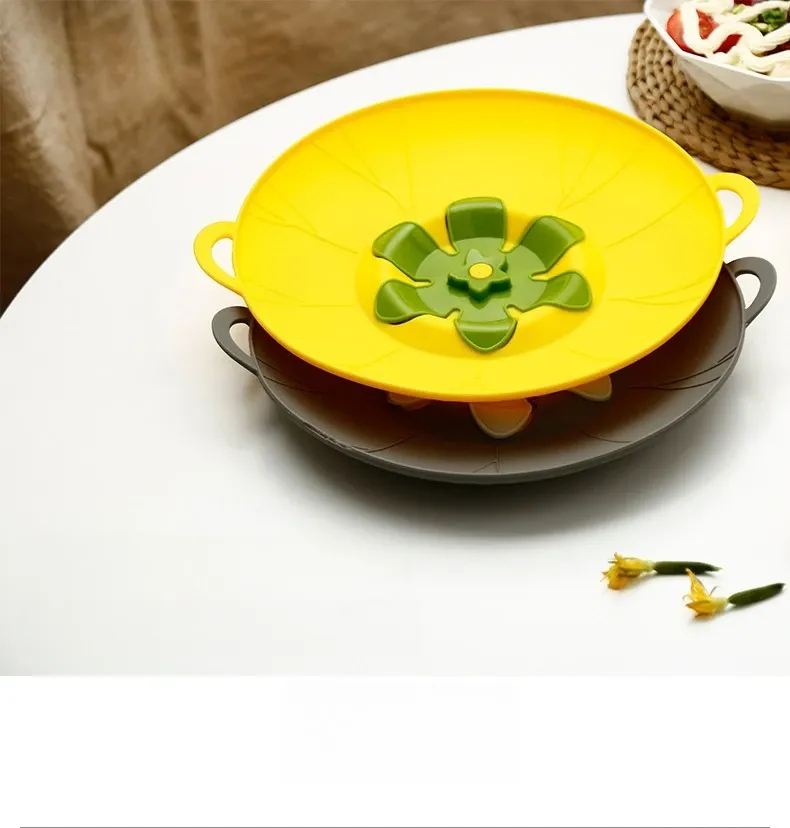 Couvercle de pot anti-déversement en silicone à motif fleur, vue d'ensemble