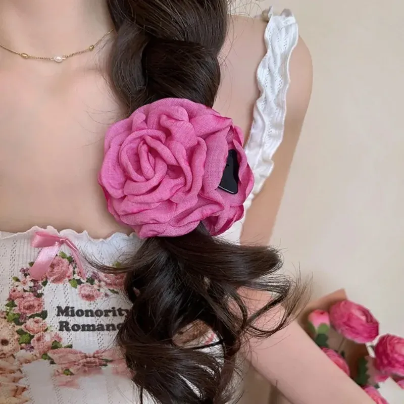 Pince à cheveux fleur, finitions soignées