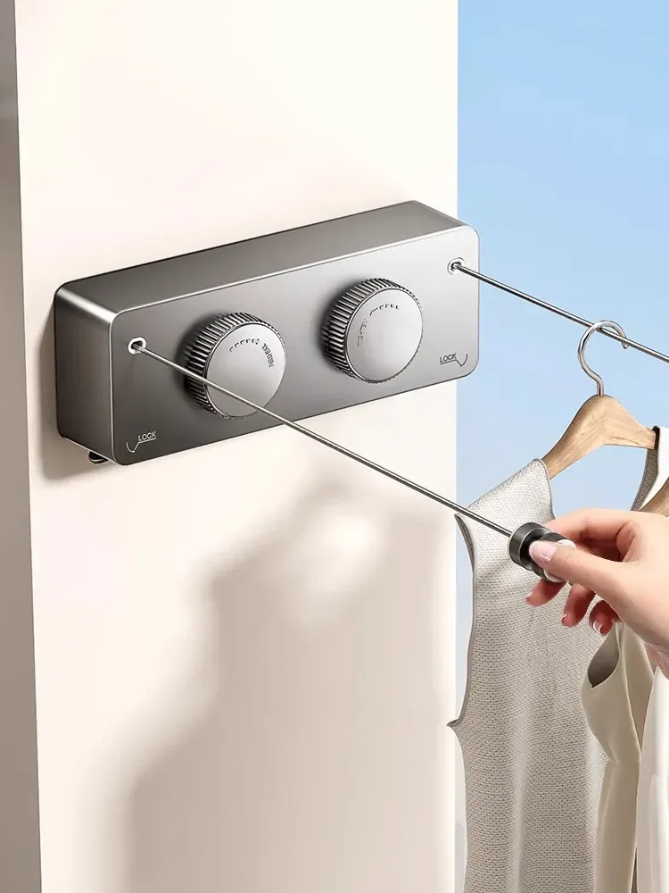 Wait, the title is already in French. Translating it into clean, professional French without spammy keywords, the result would be:
Corde à linge rétractable murale, séchoir extensible - Image 1