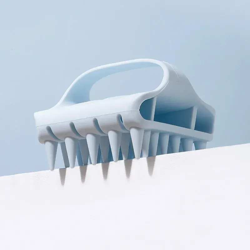 Peigne en silicone, utilisation sous la douche