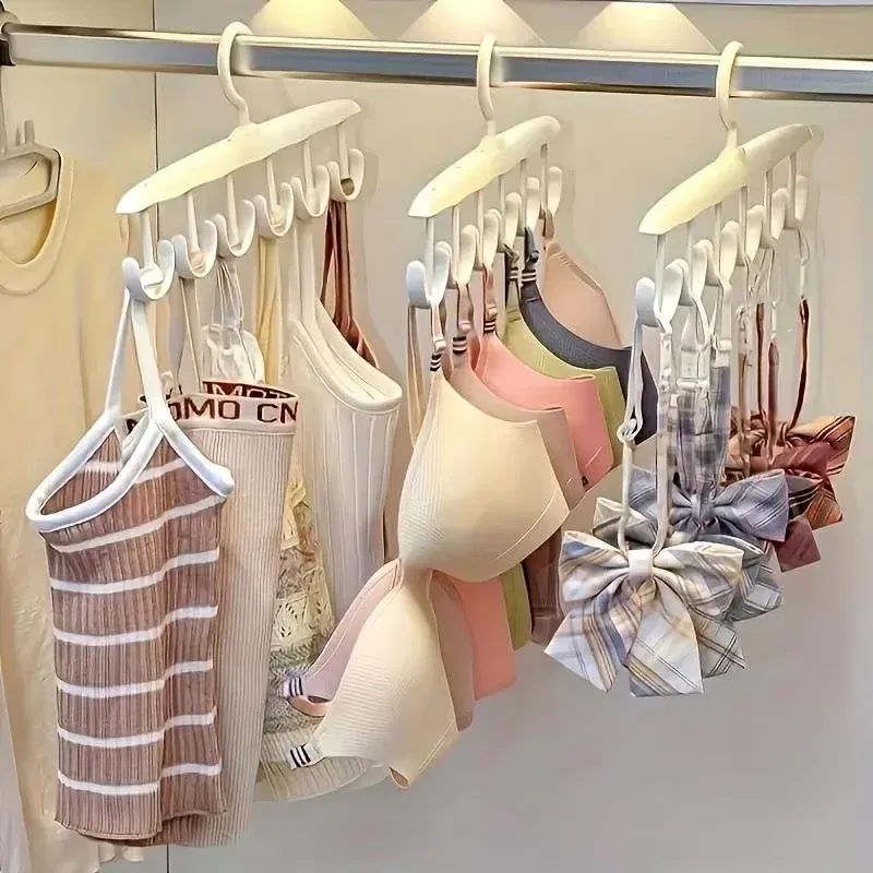 Accessoires organisés sur le cintre