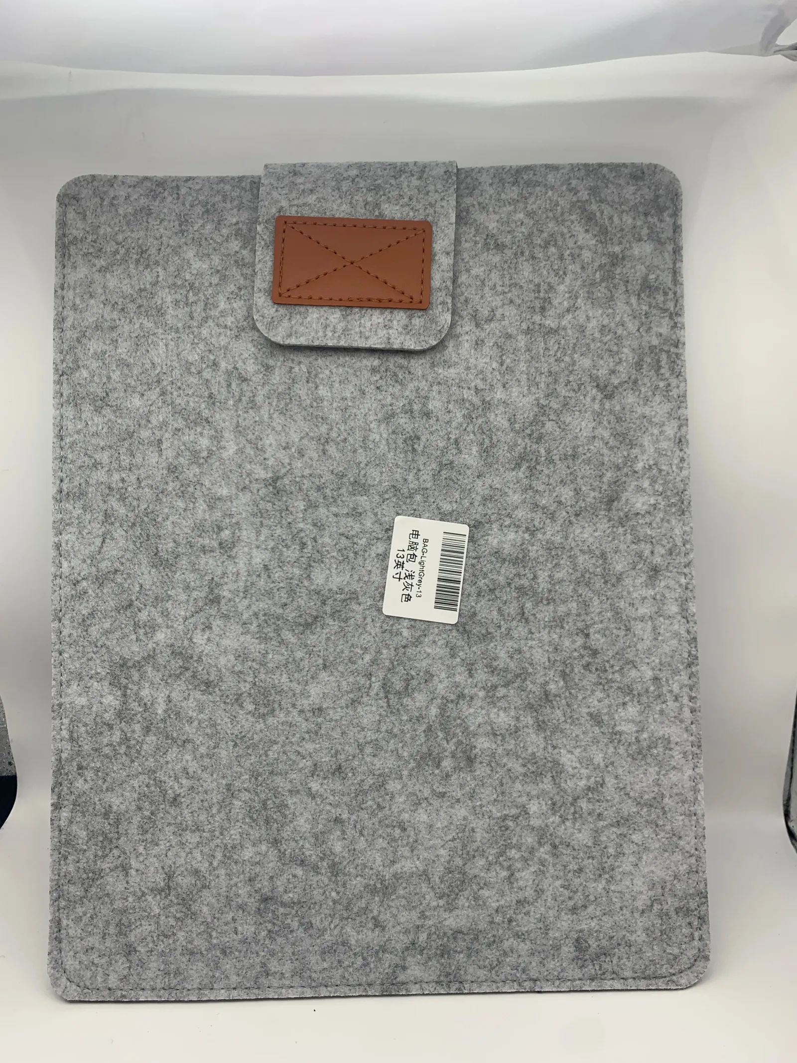 Étui en feutre pour tablette, en situation